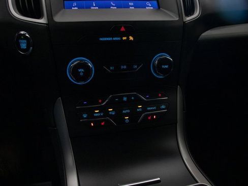 Used 2020 Ford Edge SEL image 33