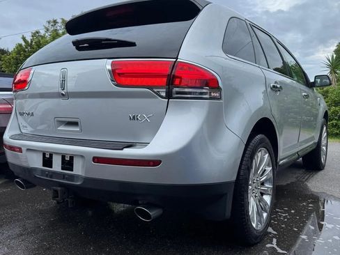 Used 2015 Lincoln MKX FWD w/ Equipment Group 102A image 3