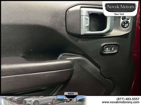 Used 2022 Jeep Gladiator Sport image 17