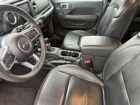 Used 2023 Jeep Wrangler Unlimited Sahara image 13