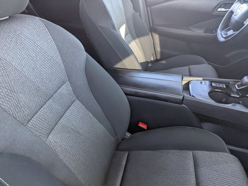 Certified 2025 Nissan Rogue SV image 11