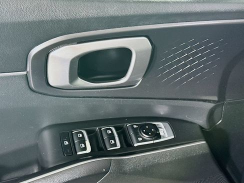 Used 2022 Kia Sorento LX FWD image 23