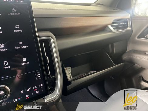 Used 2025 GMC Yukon Denali AWD/4WD image 26