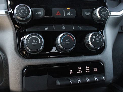 New 2026 RAM 1500 Big Horn AWD/4WD image 18