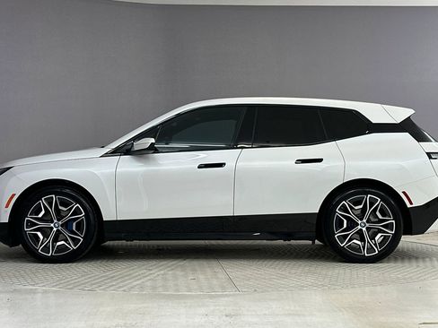 Certified 2022 BMW iX xDrive50 w/ Premium Package image 2