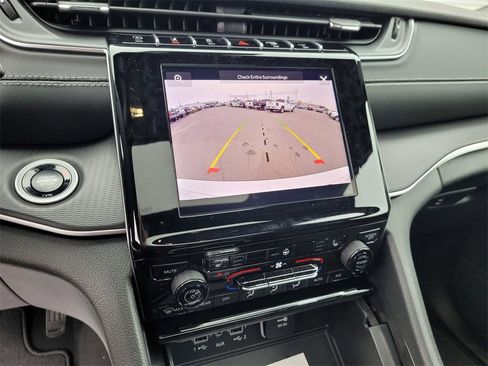 New 2025 Jeep Grand Cherokee L Altitude image 16