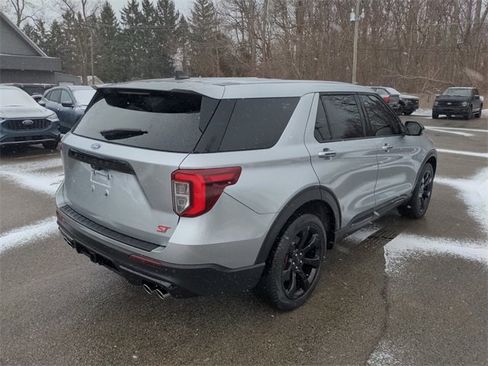 Certified 2022 Ford Explorer ST w/ Equipment Group 401A image 5