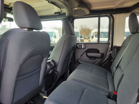 Used 2025 Jeep Wrangler Unlimited Sport S 4xe AWD/4WD image 18