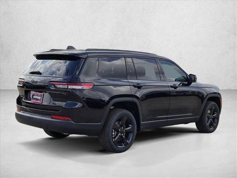 New 2025 Jeep Grand Cherokee L Altitude image 2