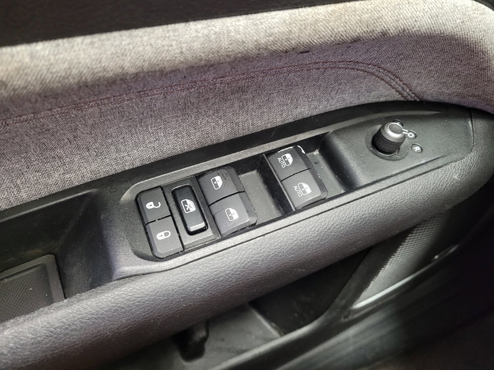 Used 2022 Jeep Compass Latitude w/ Sun and Sound Group AWD/4WD image 27