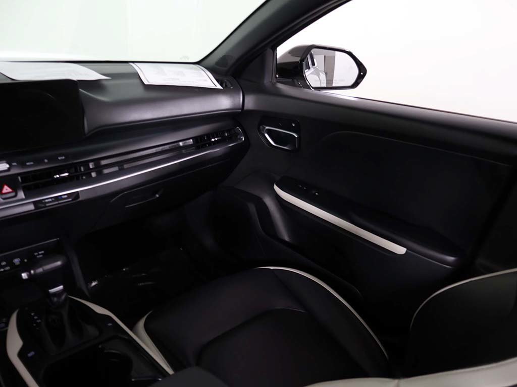 Used 2025 Kia K4 GT-Line Turbo FWD image 38