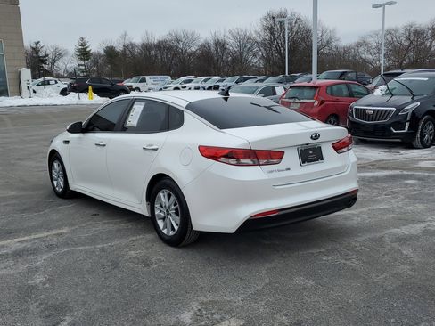 Used 2016 Kia Optima LX image 2