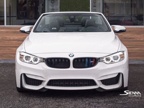 Used 2017 BMW M4 Convertible image 9