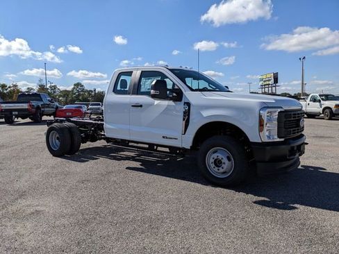 New 2026 Ford F350 XL image 2
