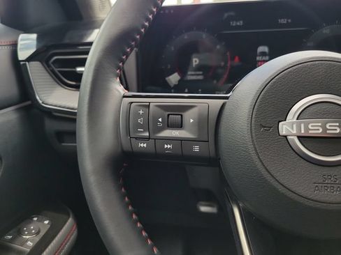 Used 2025 Nissan Kicks SR w/ SR Premium Package FWD image 18