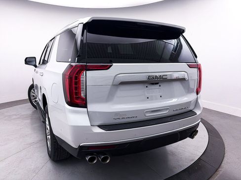 Used 2024 GMC Yukon Denali w/ Advanced Technology Package image 4
