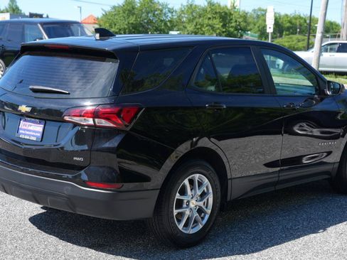 Used 2022 Chevrolet Equinox LS AWD/4WD image 5