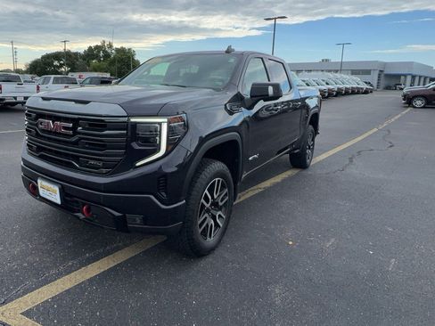 Certified 2022 GMC Sierra 1500 AT4 w/ AT4 Preferred Package AWD/4WD image 8