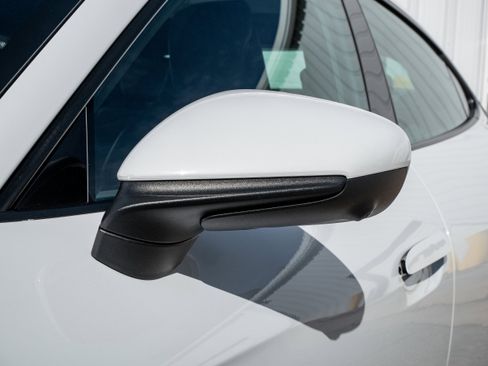 Used 2022 Porsche Taycan image 13