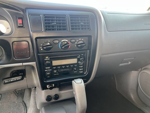 Used 2003 Toyota Tacoma PreRunner image 31