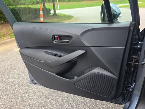 Used 2025 Toyota Corolla LE FWD image 24