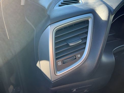 Used 2018 MAZDA MAZDA3 Touring image 20