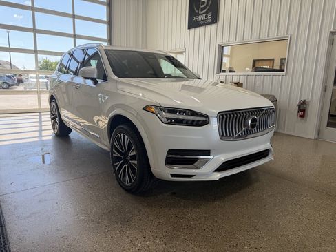 Used 2023 Volvo XC90 T8 Core AWD/4WD image 9