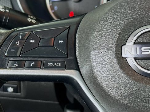 Used 2022 Nissan Kicks S image 13