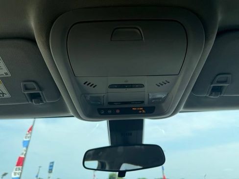 Used 2020 Chevrolet Equinox LT w/ Driver Convenience Package FWD image 28