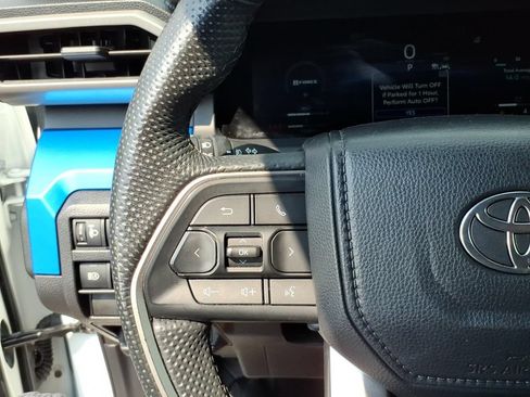 Used 2025 Toyota Tacoma TRD Sport AWD/4WD image 16