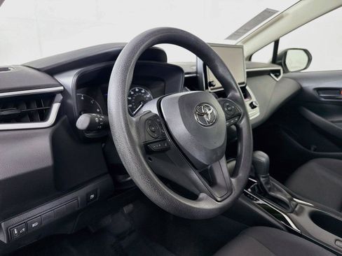 Used 2024 Toyota Corolla LE FWD image 4