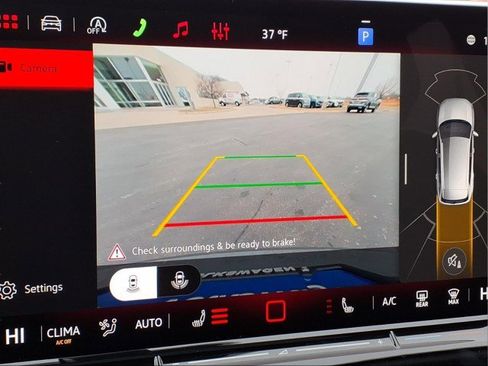 New 2026 Volkswagen Tiguan SE image 19