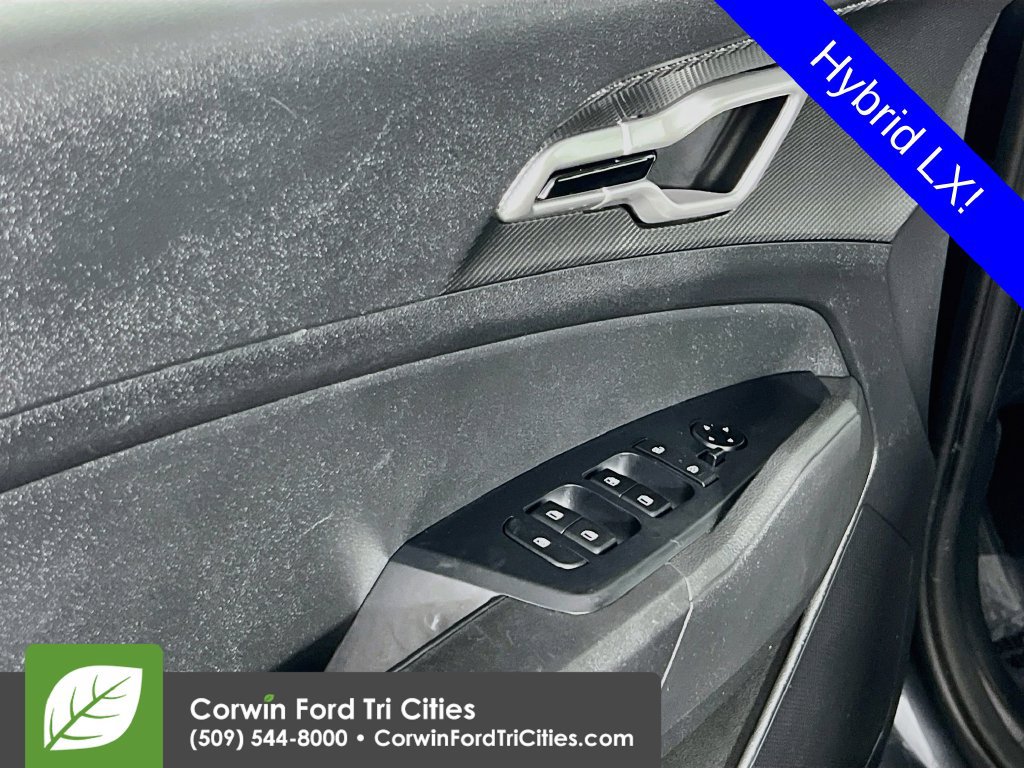 Used 2024 Kia Sportage LX AWD/4WD image 11