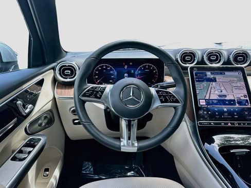 Used 2026 Mercedes-Benz GLC 300 4MATIC image 24