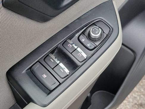 Certified 2025 Subaru Forester Premium AWD/4WD image 18