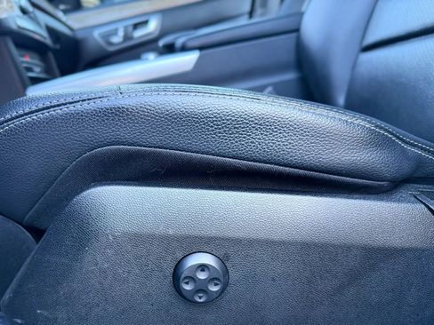 Used 2014 Mercedes-Benz E 350 4MATIC Sedan image 26