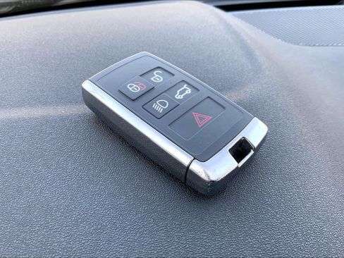 Used 2024 Land Rover Discovery Sport S image 14