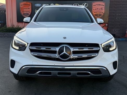 Used 2022 Mercedes-Benz GLC 300 4MATIC w/ Premium Package Lite image 2