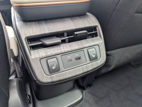 Used 2023 Nissan Ariya AWD image 12