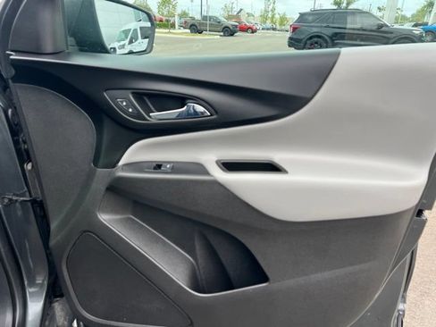 Used 2019 Chevrolet Equinox LS FWD image 10