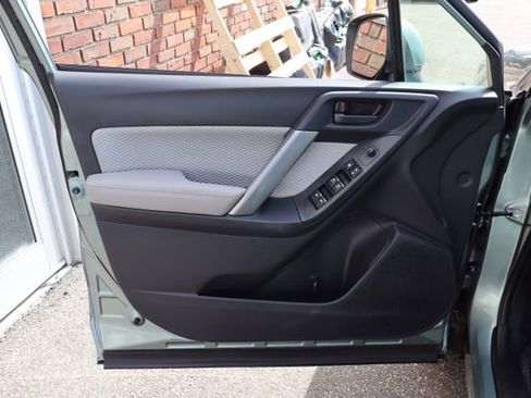 Used 2018 Subaru Forester 2.5i Premium w/ All-Weather Package image 6