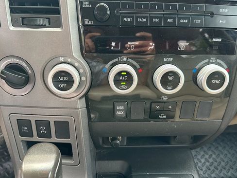 Used 2011 Toyota Sequoia SR5 AWD/4WD image 36