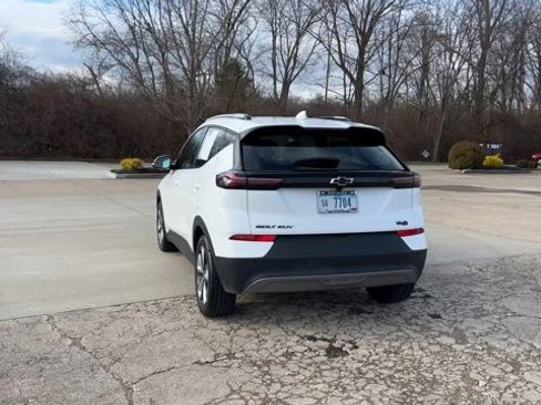 Used 2022 Chevrolet Bolt EUV LT w/ Convenience Package image 7