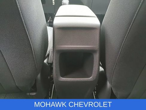 Used 2024 Chevrolet Trax RS w/ Sunroof Package FWD image 21