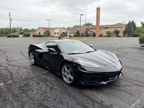 Used 2020 Chevrolet Corvette Stingray Coupe w/ 1LT RWD image 3