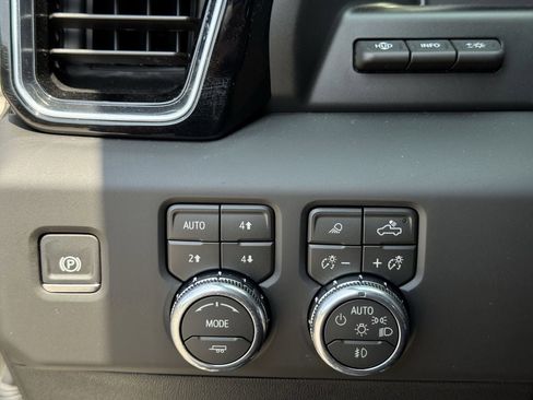 Used 2026 GMC Sierra 1500 Denali Ultimate AWD/4WD image 22