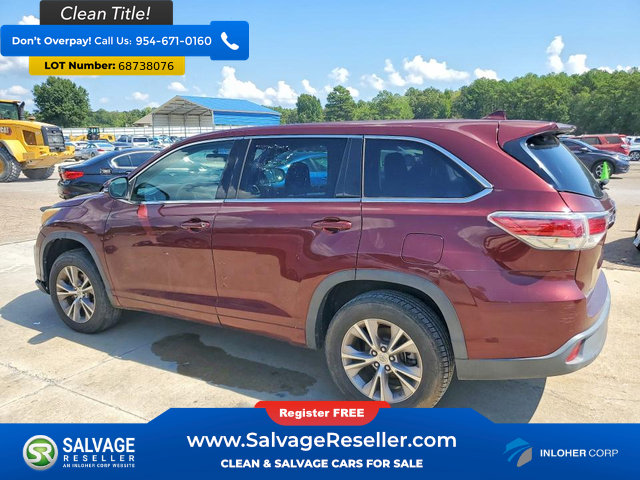 Used 2015 Toyota Highlander Plus FWD image 3