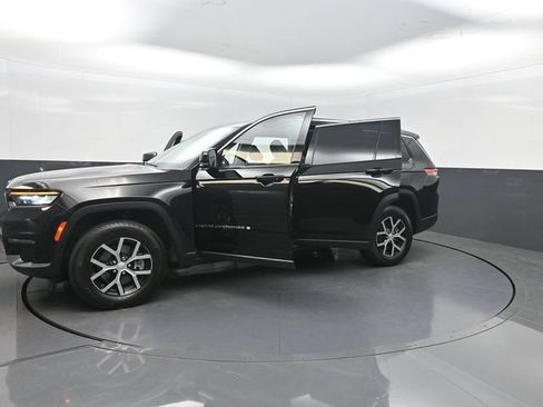Used 2023 Jeep Grand Cherokee L Limited AWD/4WD image 39