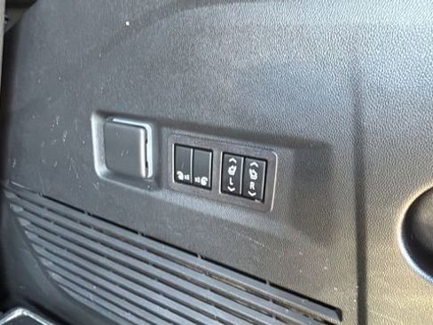 Used 2024 Chevrolet Tahoe High Country image 39