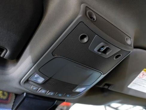 Used 2020 Ford F250 Lariat w/ Chrome Package image 31